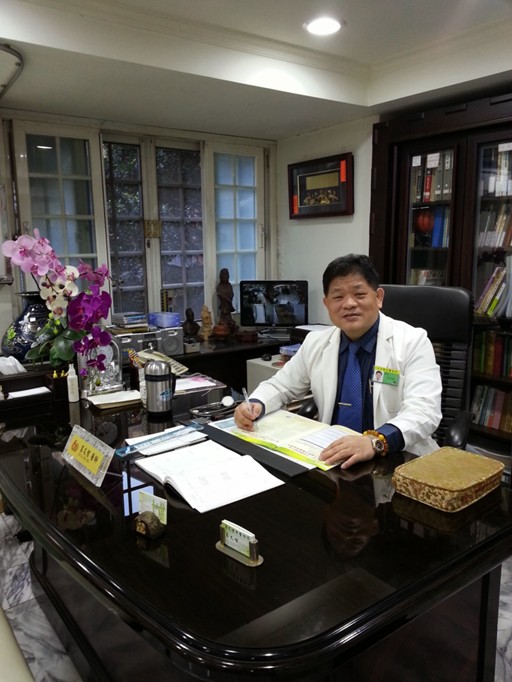 教師 「呂文智」老師照片